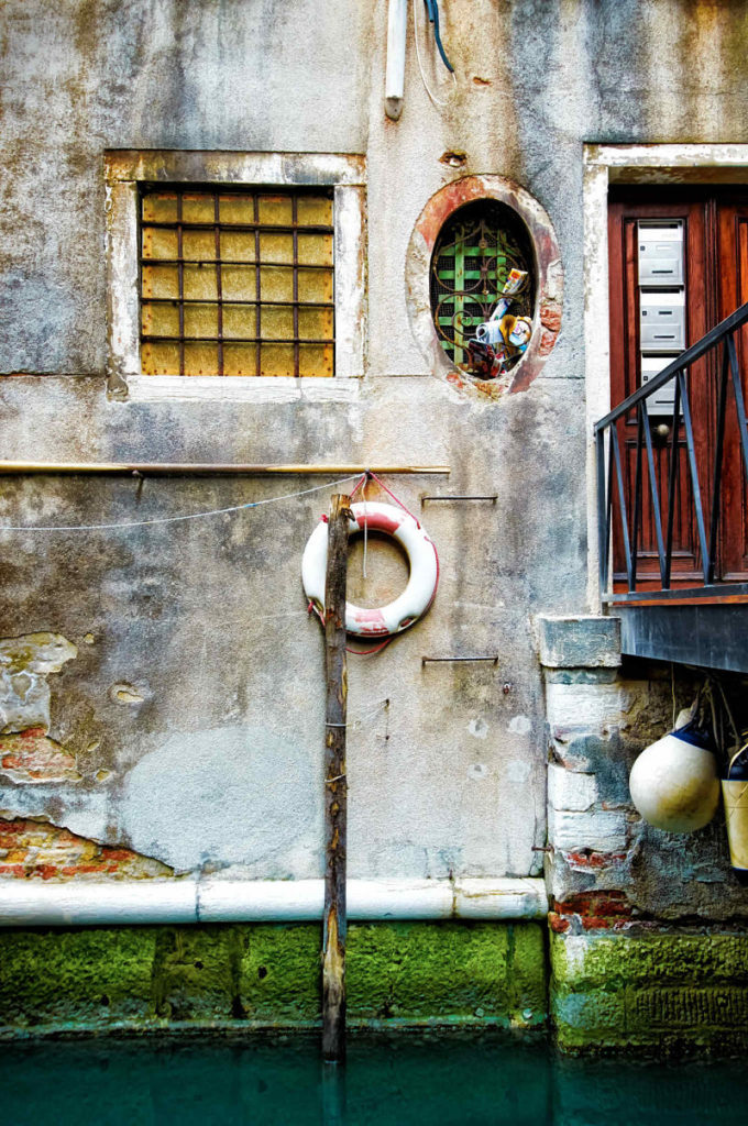 Photo of a Venetian canal residence, Italy, by visionbypixels.com